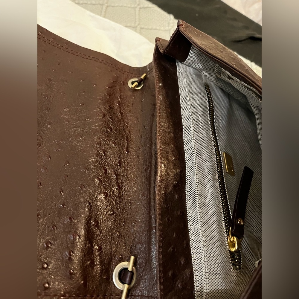 DVF Harper Leather Daybag in burgundy - Picture 2 of 5